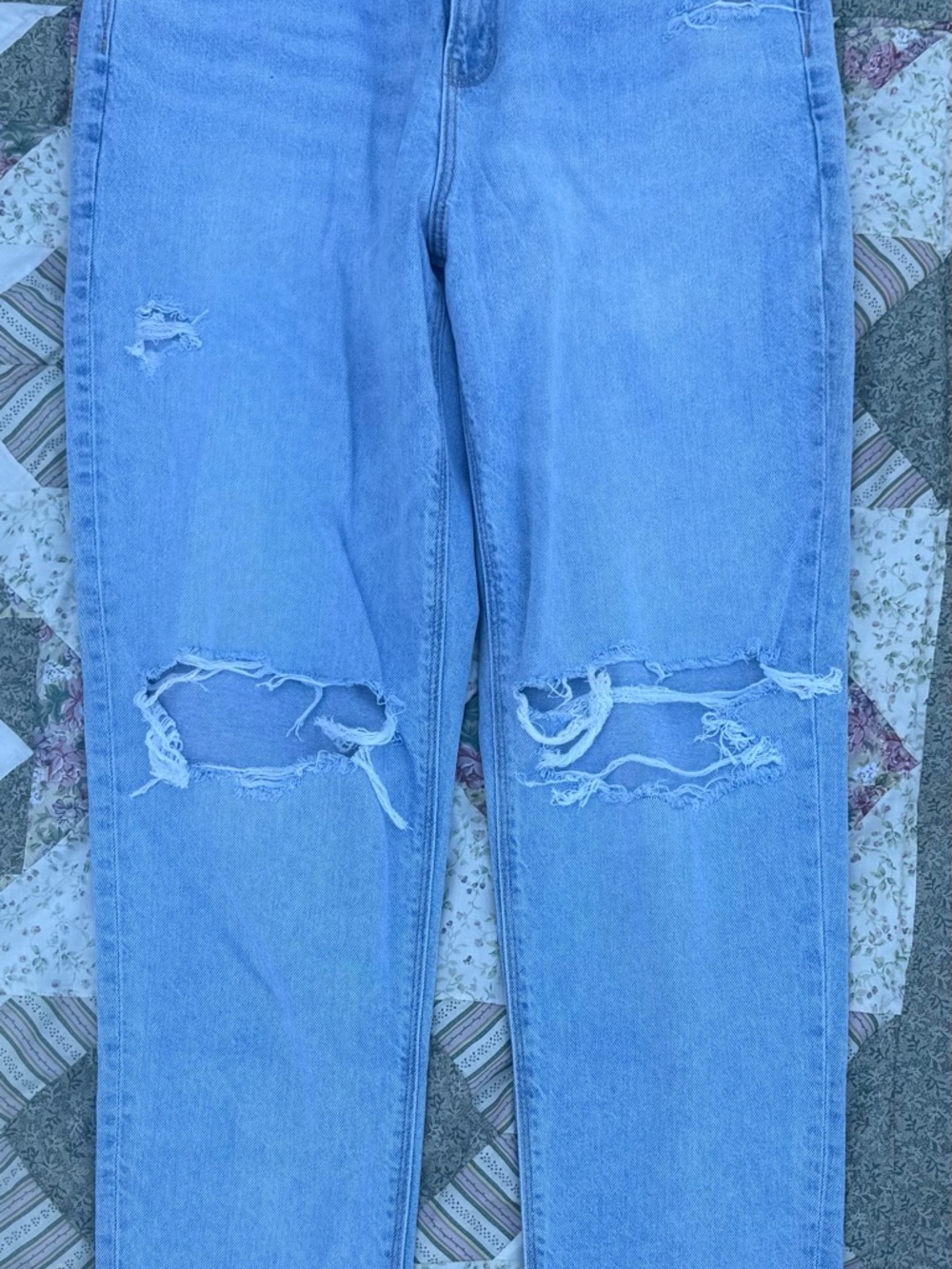 American Eagle Outfitters Strigid Curvy Mom Jean